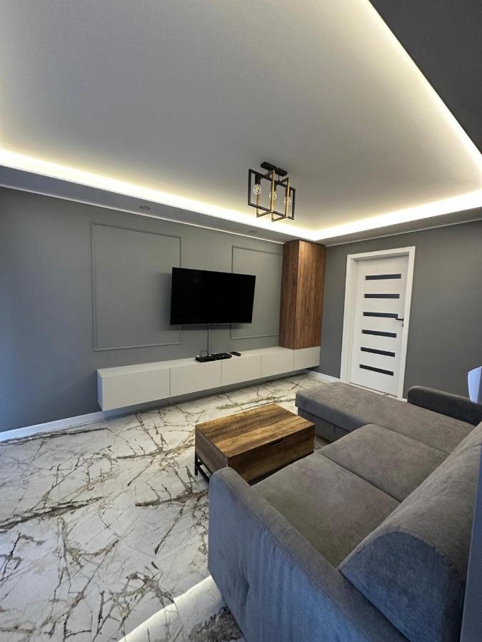 Luxury Apartaments Klimatyzacja 6 ラドム エクステリア 写真